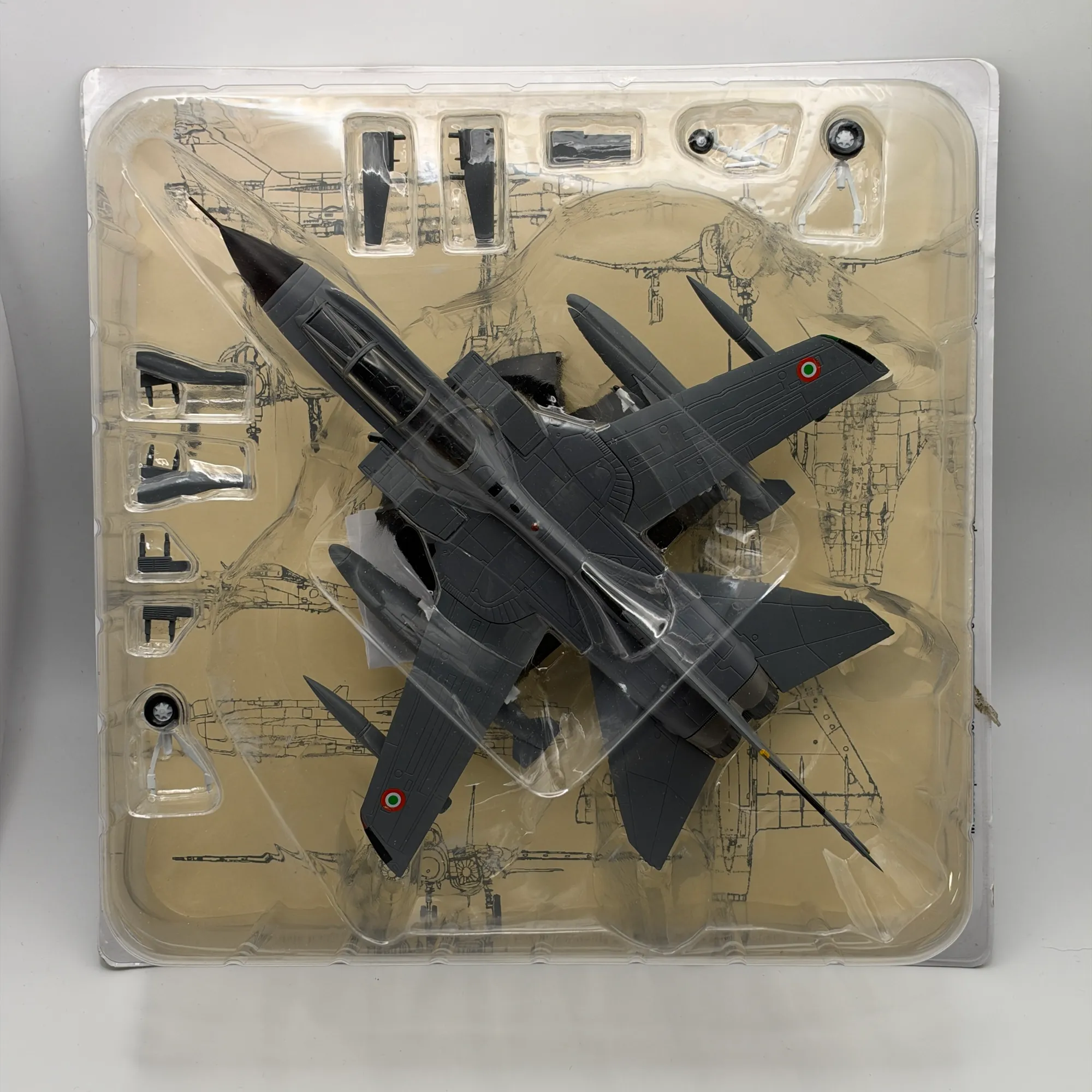 Altaya 1:72 Panavia Tornado IDS Diecast Italian Air Force, photo 1