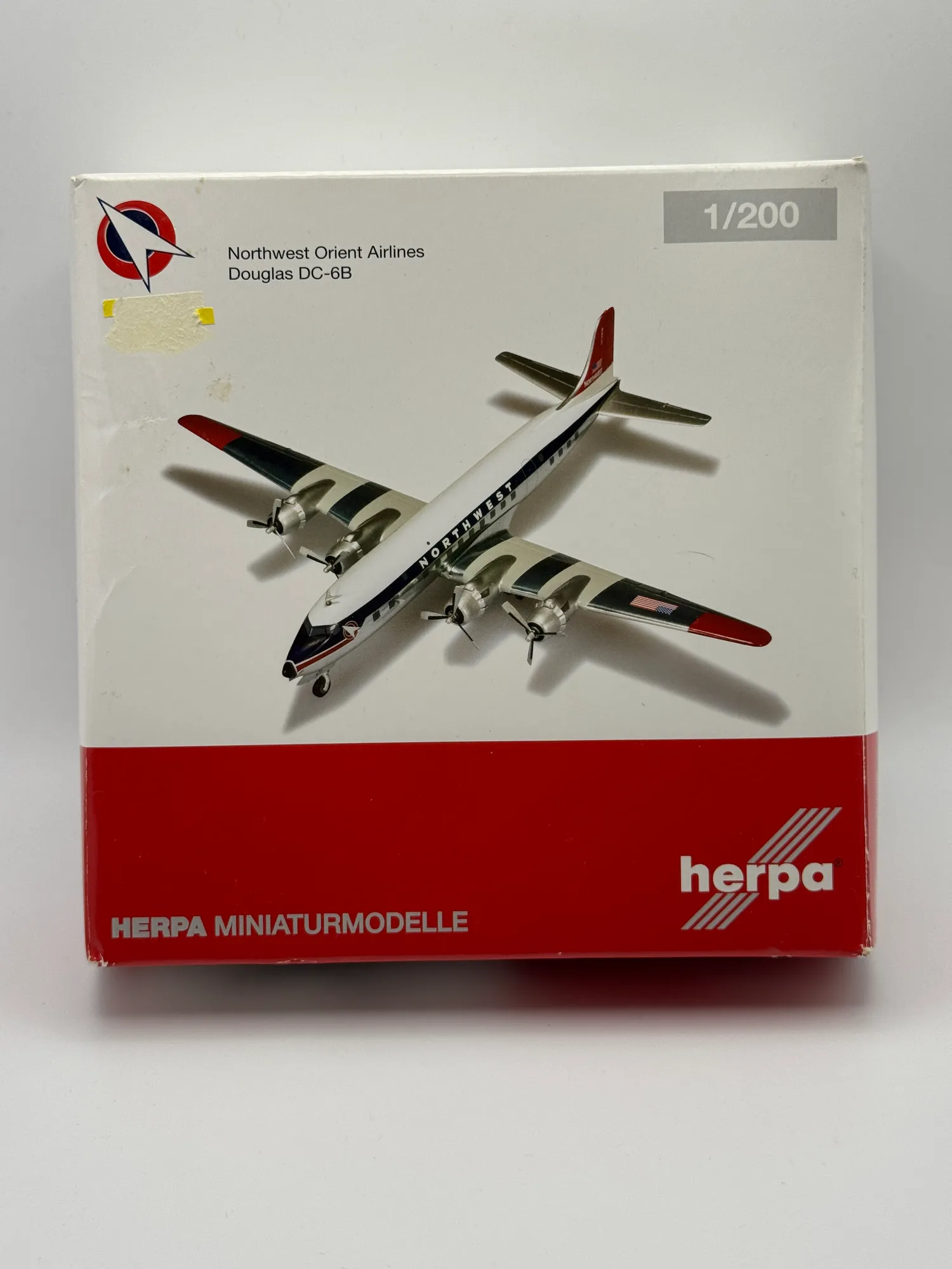 Herpa 1:200 Douglas DC-6B Diecast Northwest Airlines 555555, photo 1