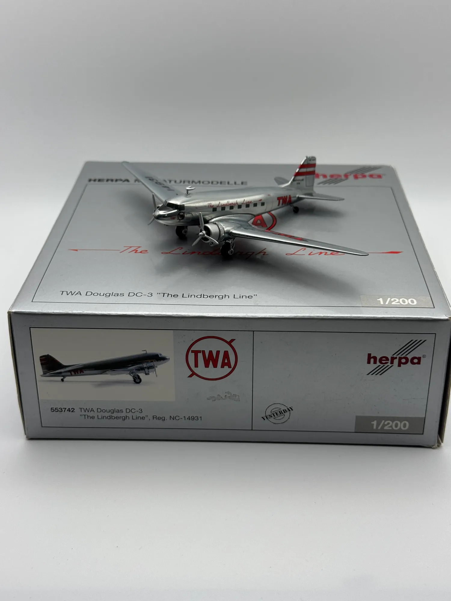 Herpa 1:200 Douglas DC-3 Diecast TWA 553742, photo 1
