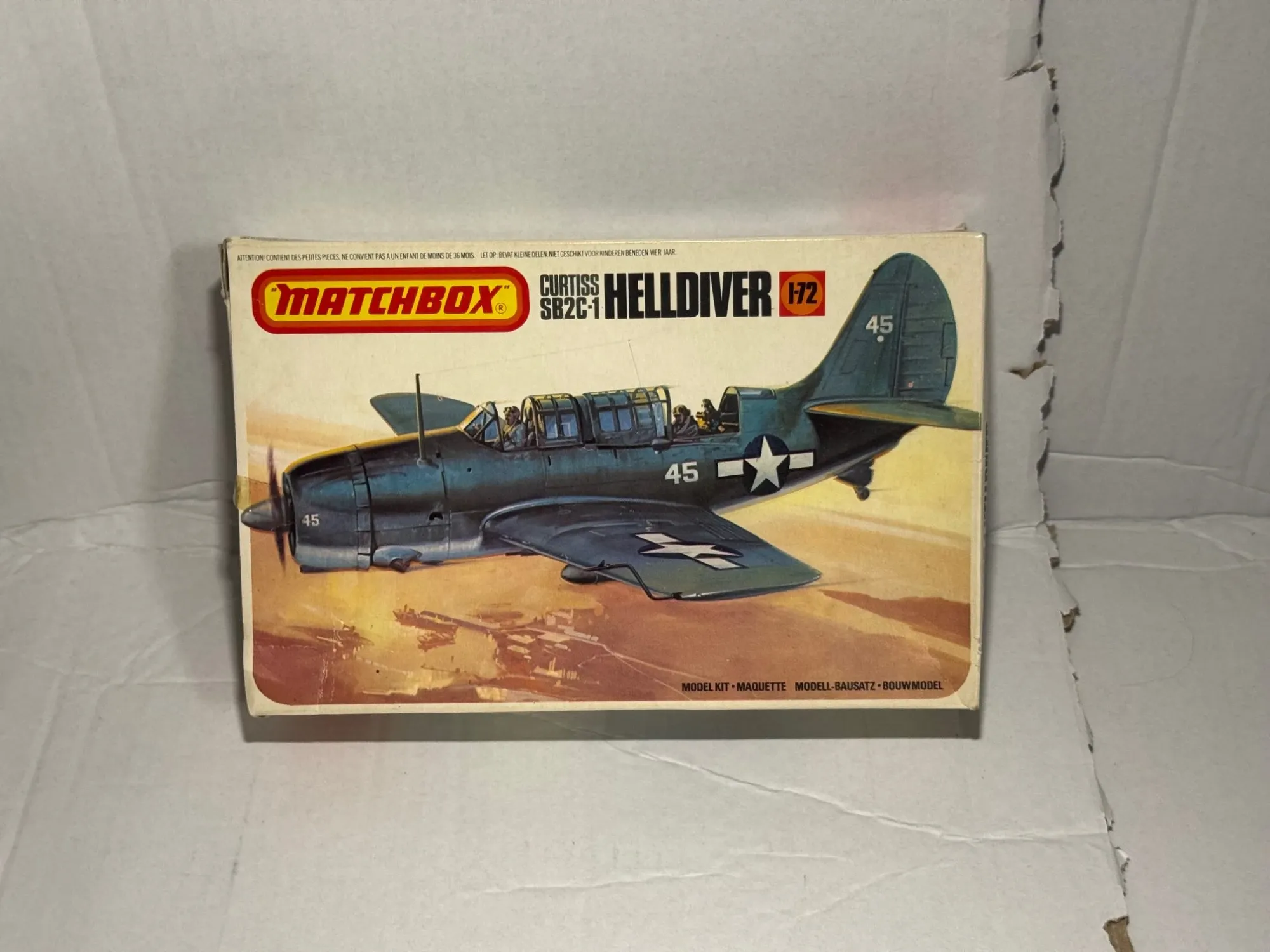 Matchbox 1:72 Curtiss SB2C-1 Helldiver Model Kit PK-104, photo 1