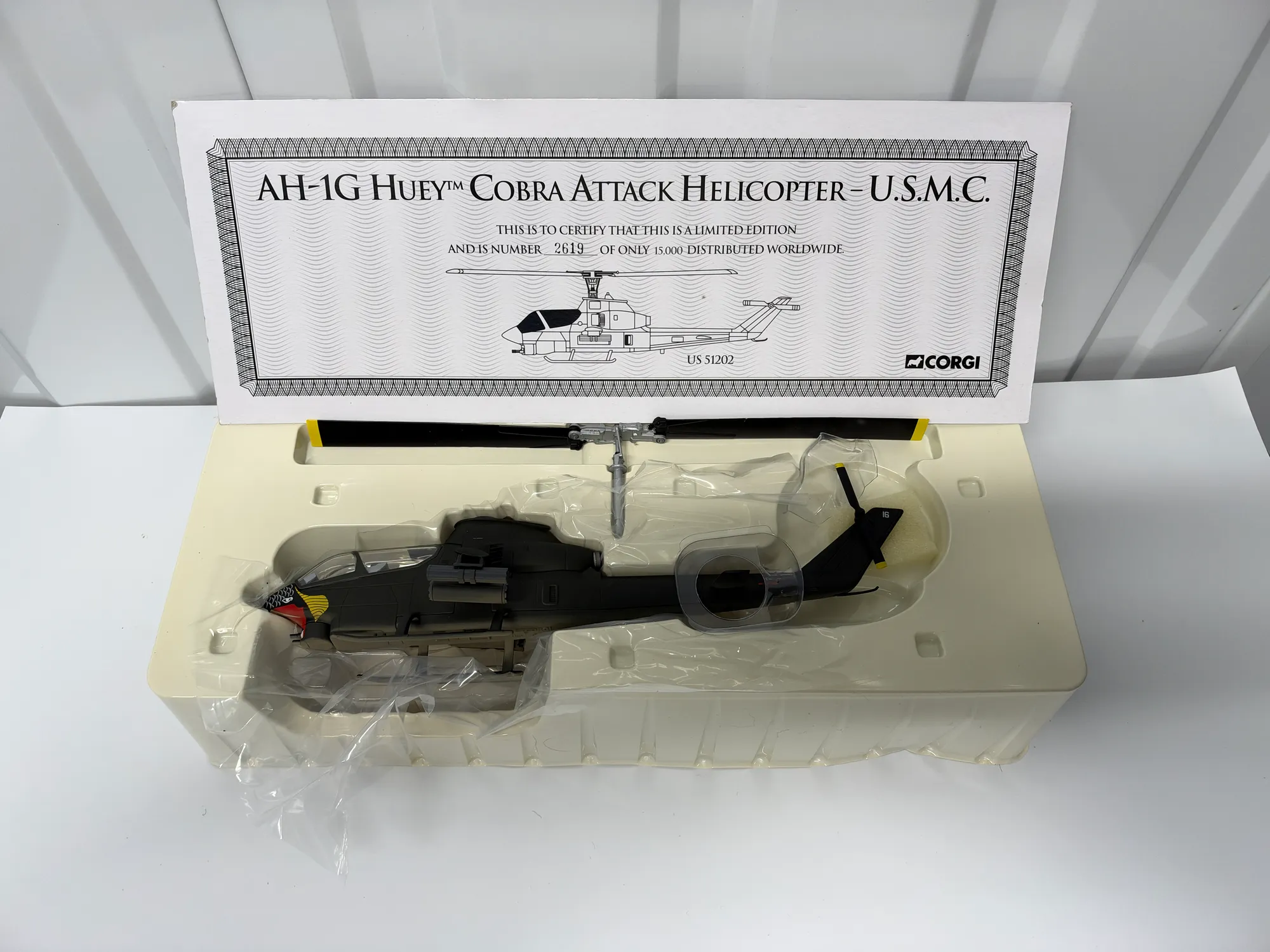 Corgi 1:48 Bell AH-1G Huey Cobra Attack Helicopter Diecast USMC Unsung Heroes US51202, photo 1